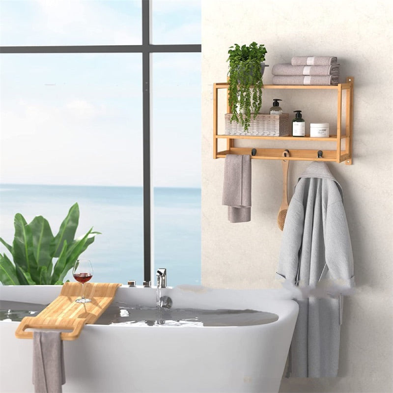 Etagere-range-serviette-salle-de-bain-sur-mur-au-dessus-baignoire