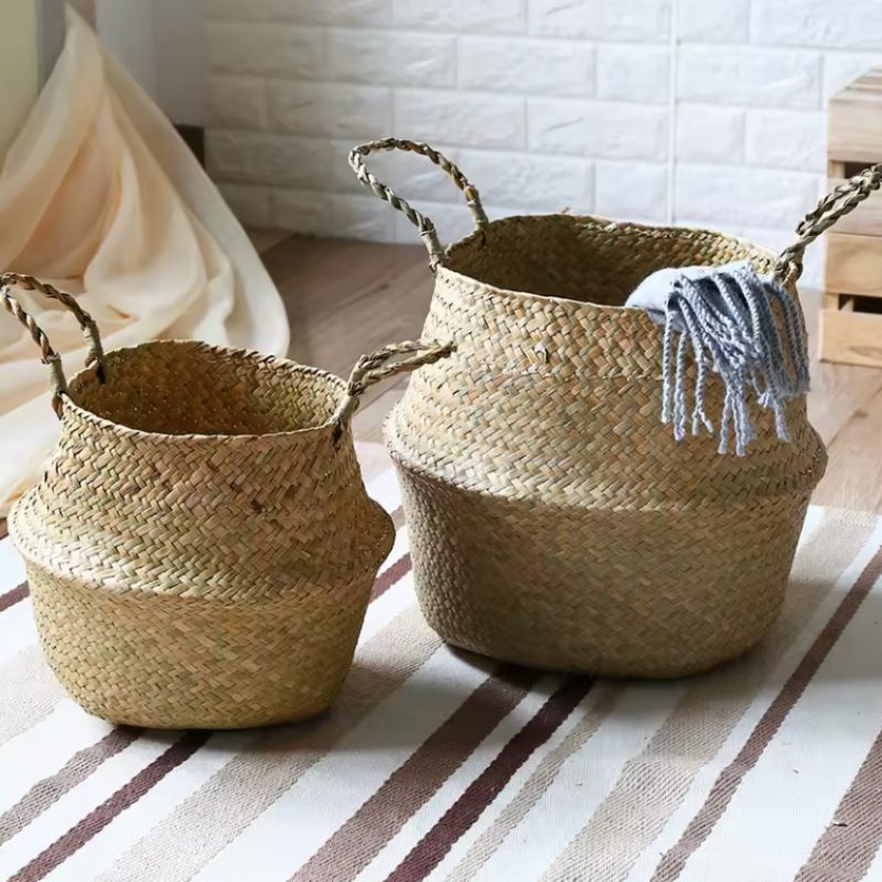 Grand-Panier-Rangement-Osier-sur-tapis-avec-plaide