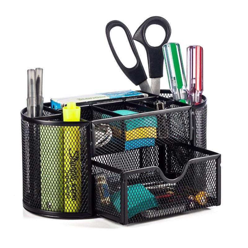 Organisateur-de-bureau-metal-noir-remplis-avec-fournitures-bureau-fond-blanc