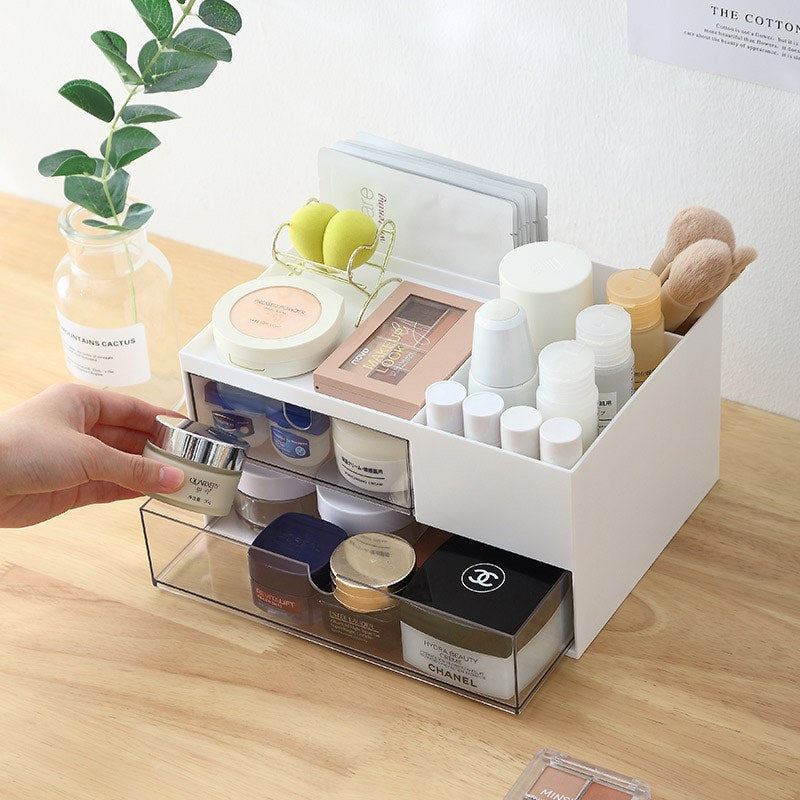 Organisateur-fourniture-bureau-blanc-avec-produits-soin
