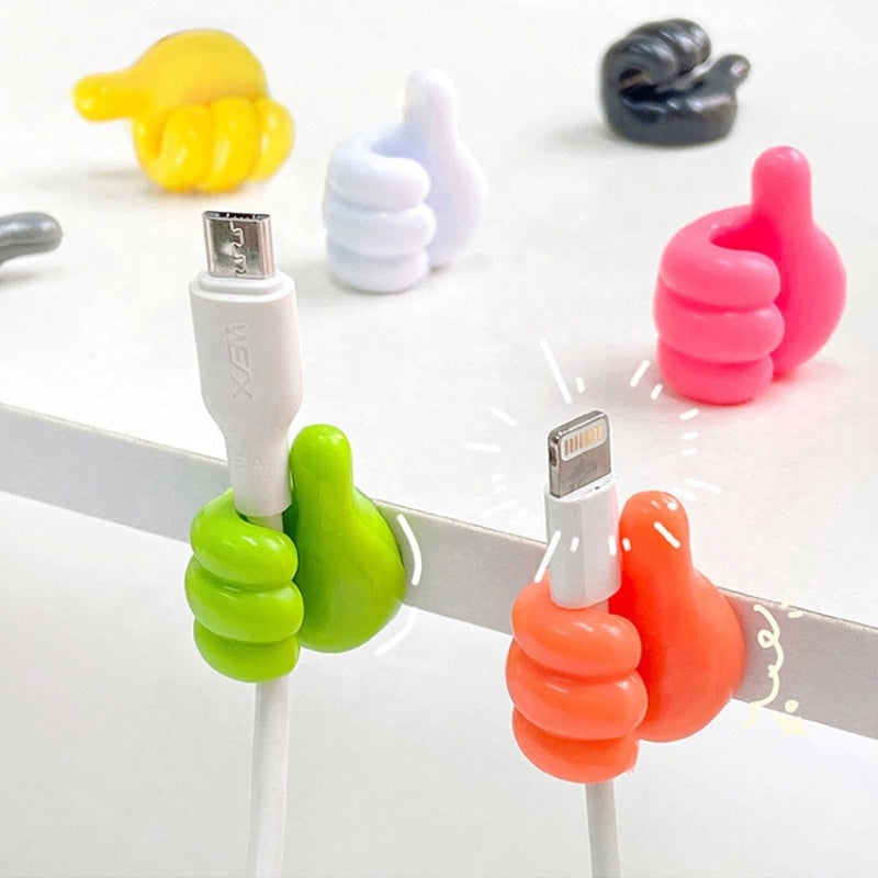 Range-cables-sous-bureau-avec-cables-iphone-samsung