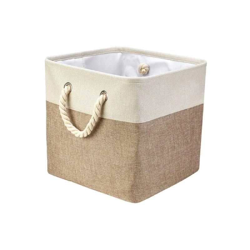 Boite-de-rangement-pour-vetement-decoration-beige-fond-blanc