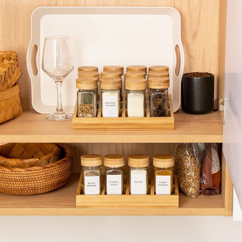 Deux-rangement-epices-armoire-12-compartiments-sur-etageres