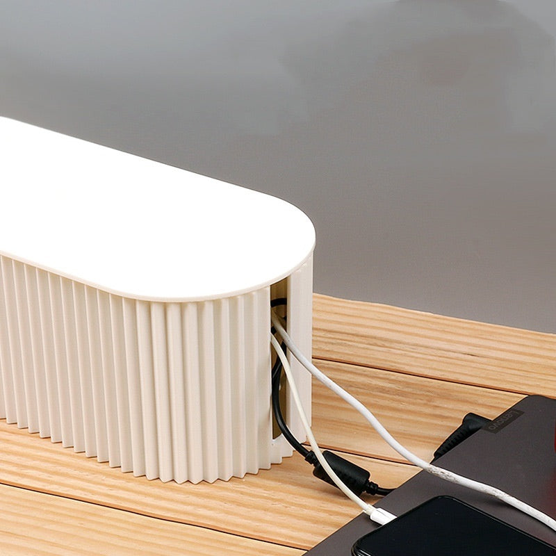 Organisateur-cable-bureau-blanc-gros-plan