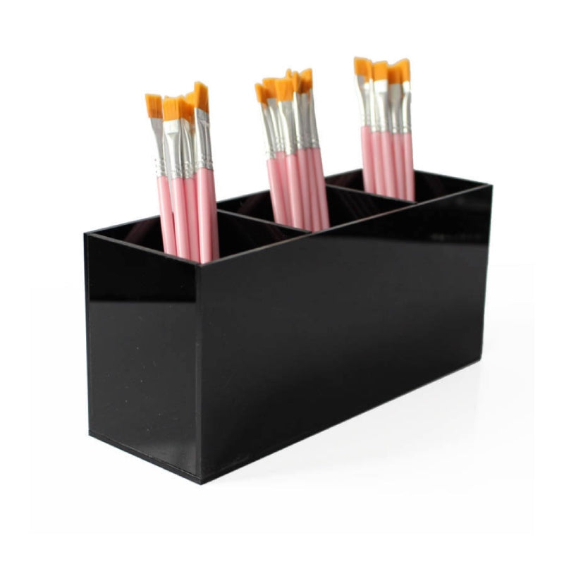 Organisateur-de-maquillage-noir-avec-pinceaux-fond-blanc