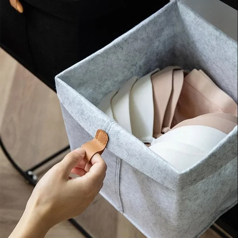 Panier-de-rangement-tissu-gris-avec-soutients-gorge