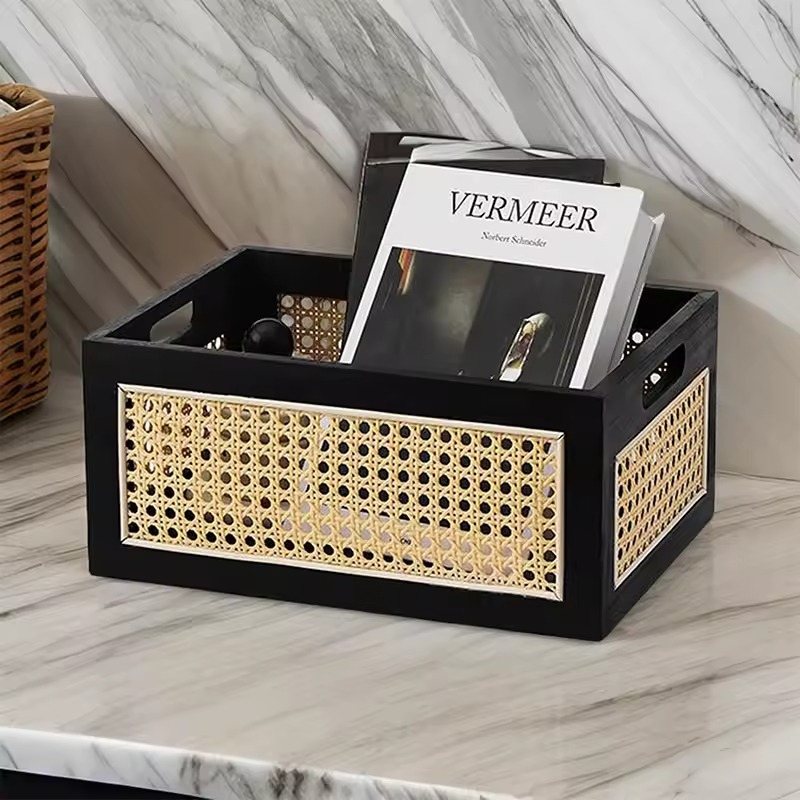 Panier-rangement-salle-de-bain-design-noir-taille-M-avec-livres