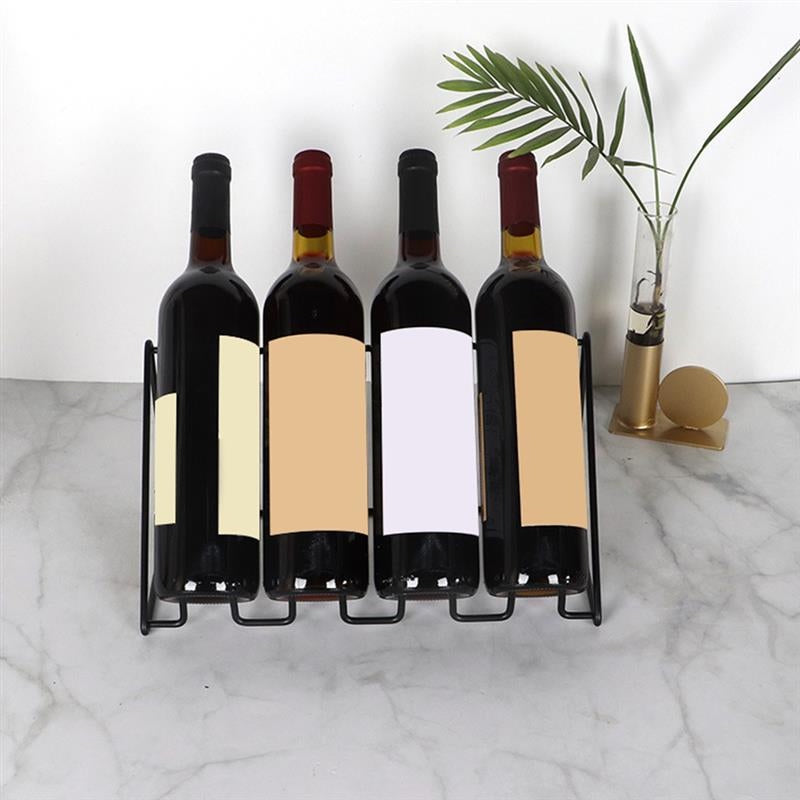Range-bouteille-metallique-quatre-bouteilles-table-cuisine