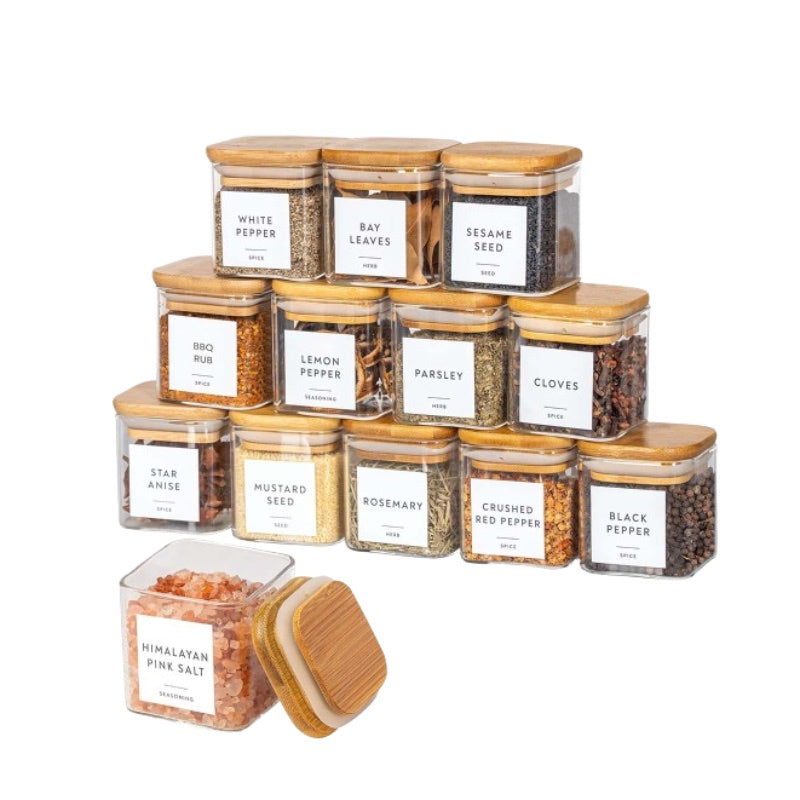 Rangement-epices-bocaux-cuisine-fond-blanc