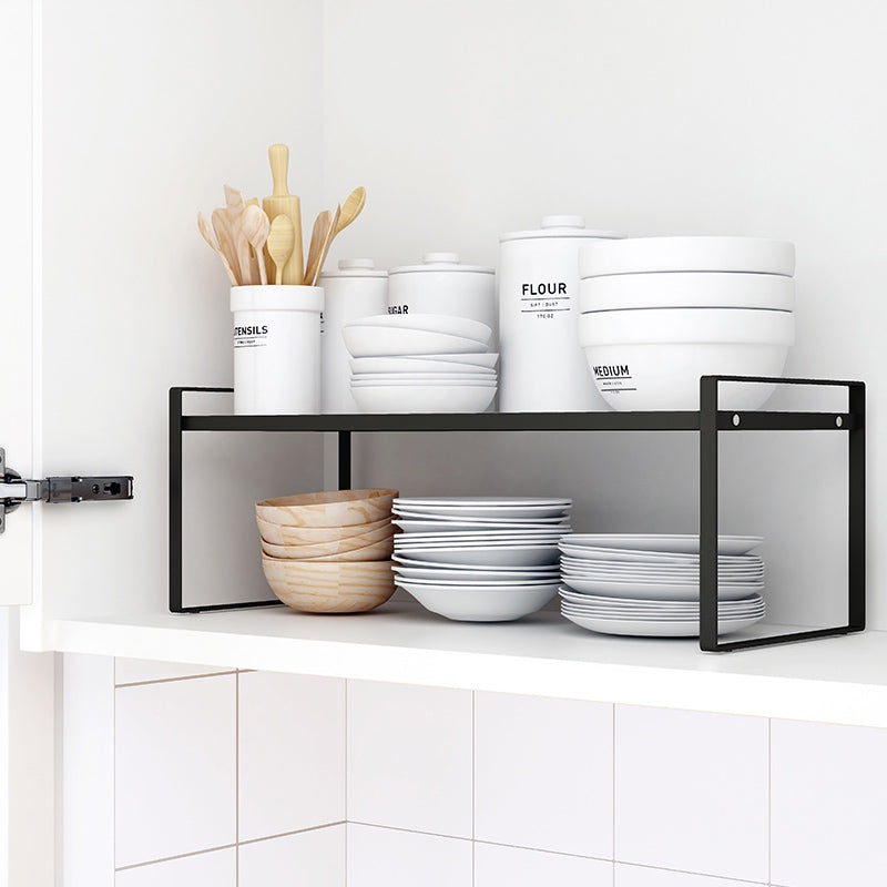 Rangement-interieur-placard-cuisine-noir-taille-M-dans-placard-cuisine-avec-vaisselle
