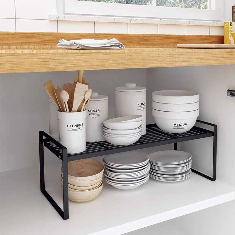 Rangement-interieur-placard-cuisine-noir-taille-M-placard-du-bas-cuisine-avec-vaiselle